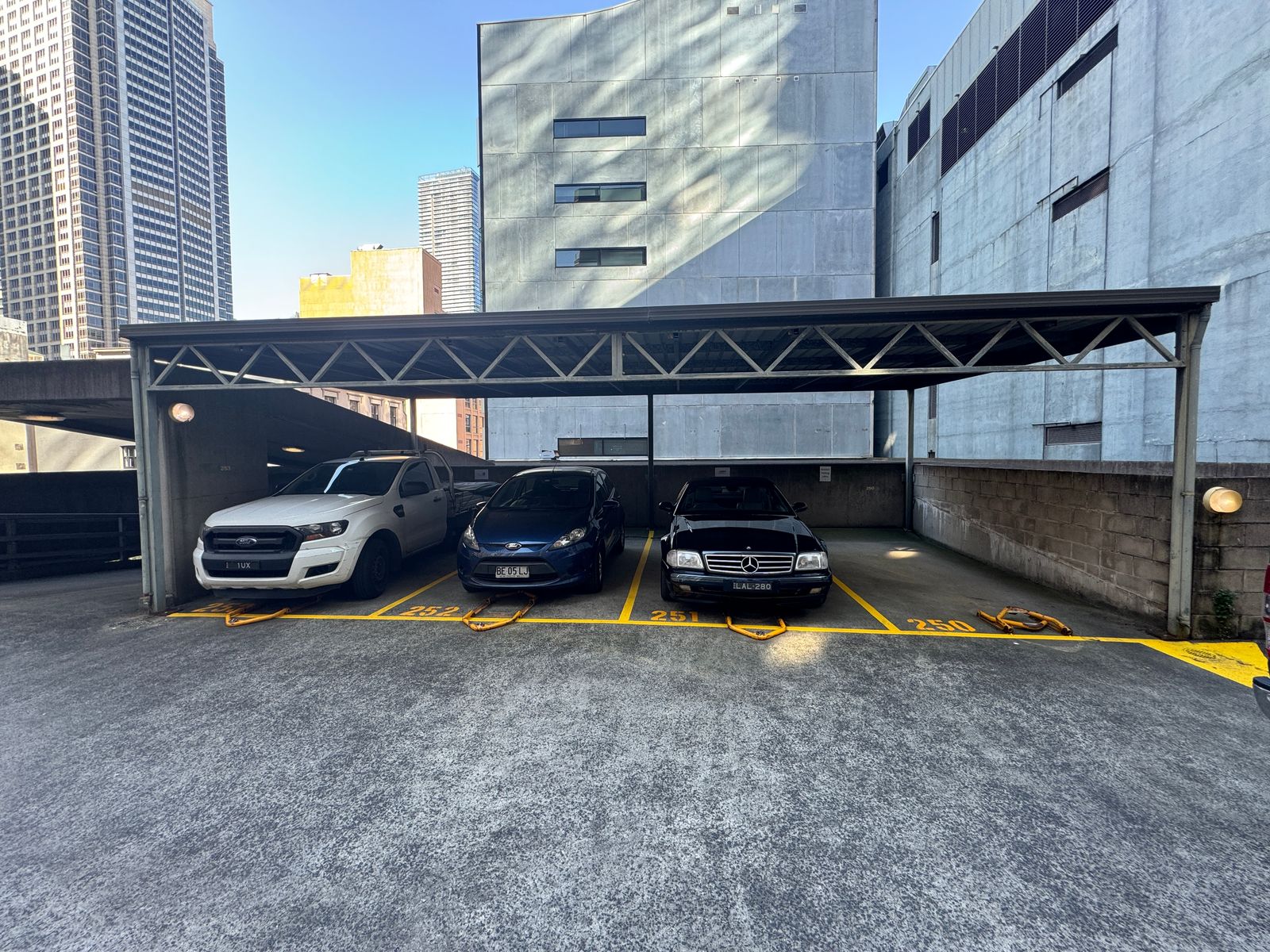 CITY CAR SPACE FOR LEASE
