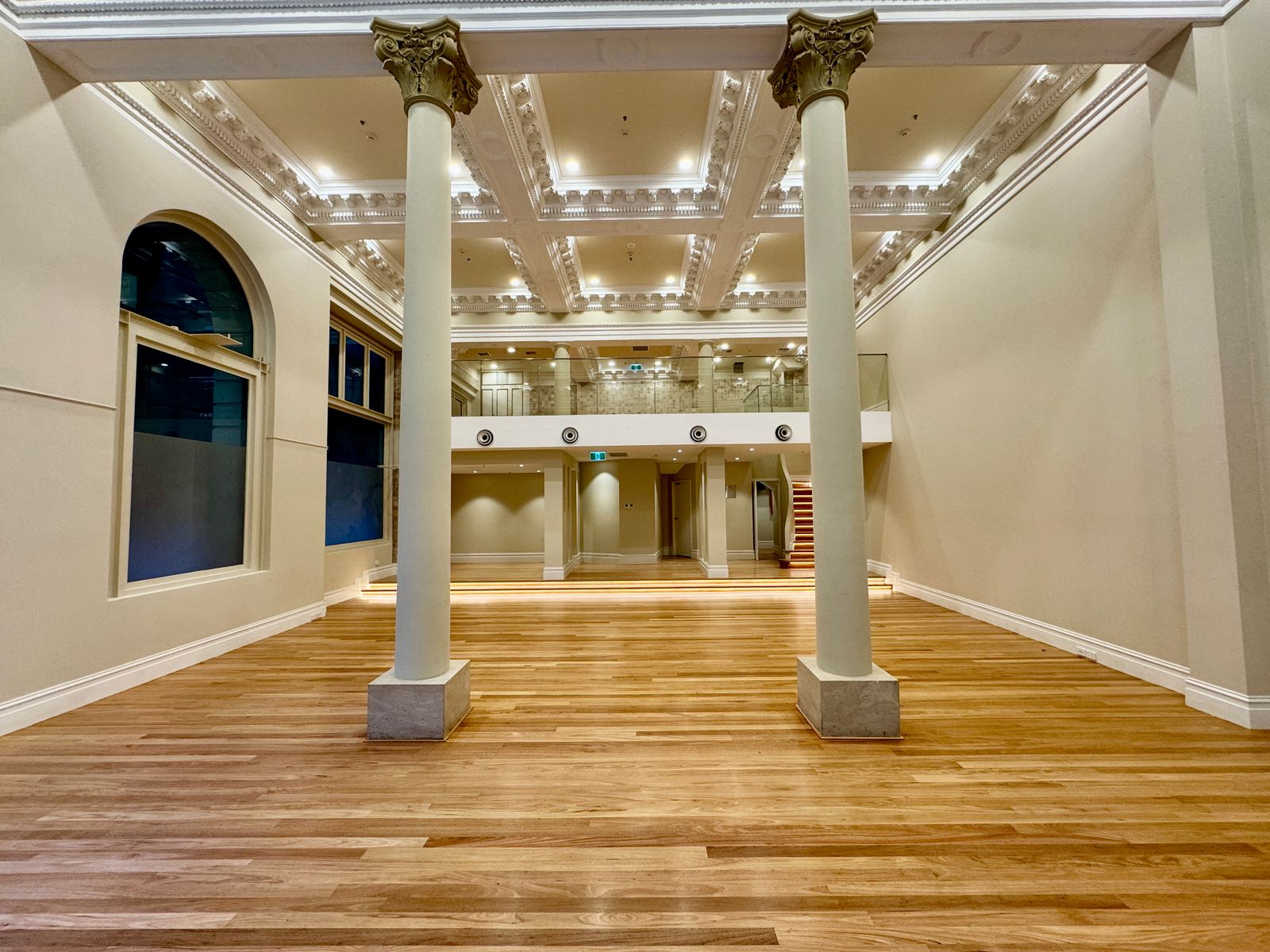 FLAGSHIP RETAIL ON PITT