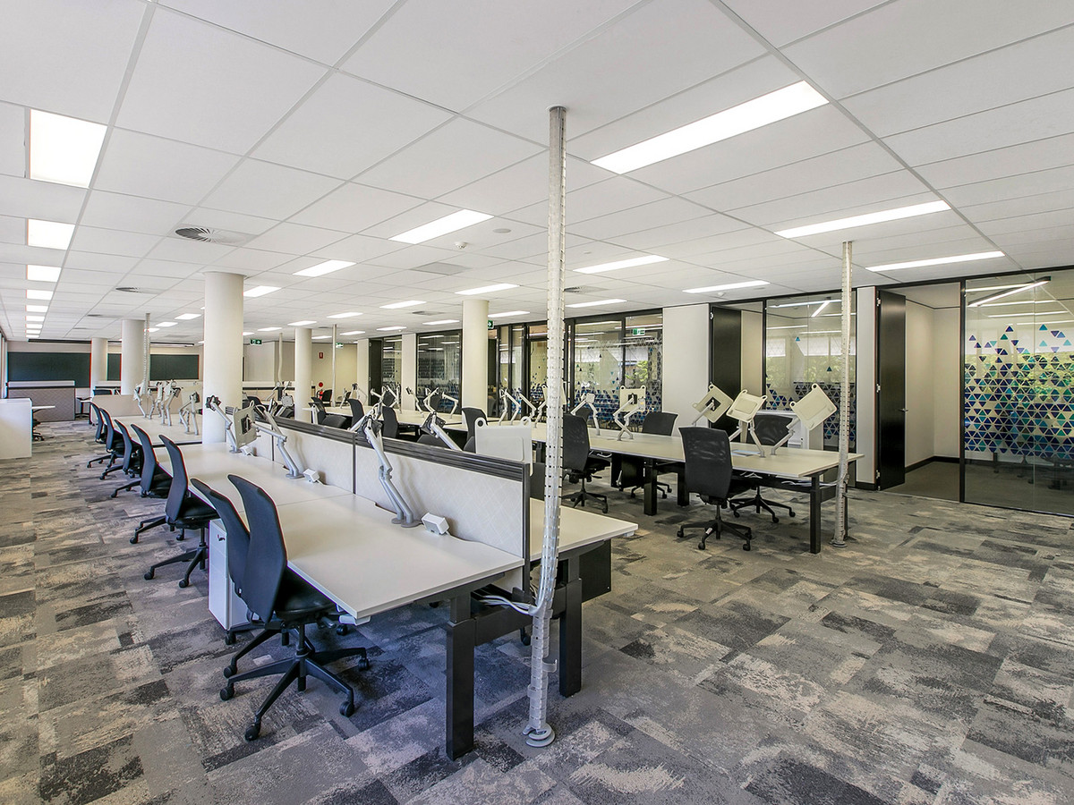 FITTED OUT OFFICES - ATTRACTIVE RENT!!