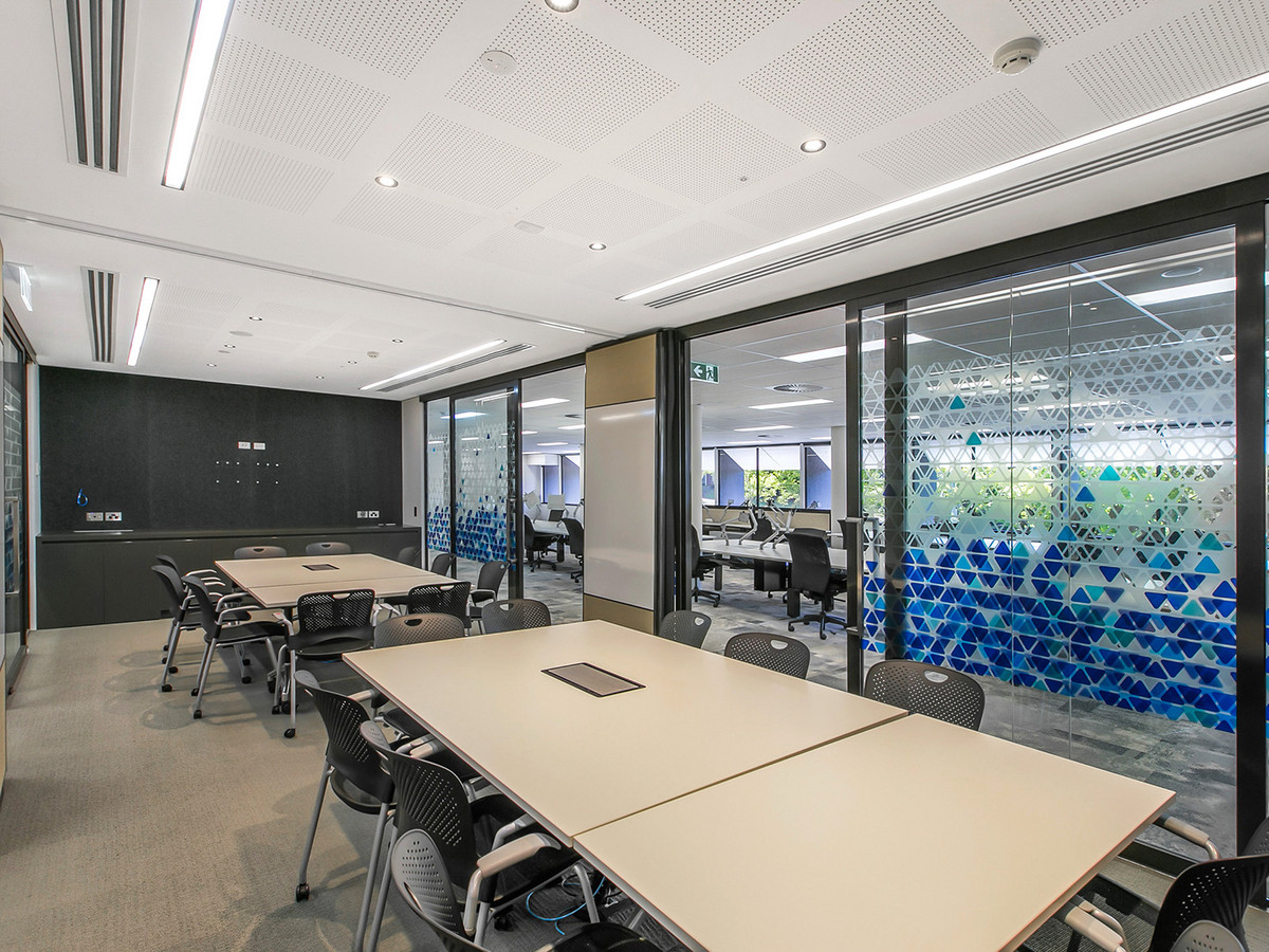 FITTED OUT OFFICES - ATTRACTIVE RENT!!