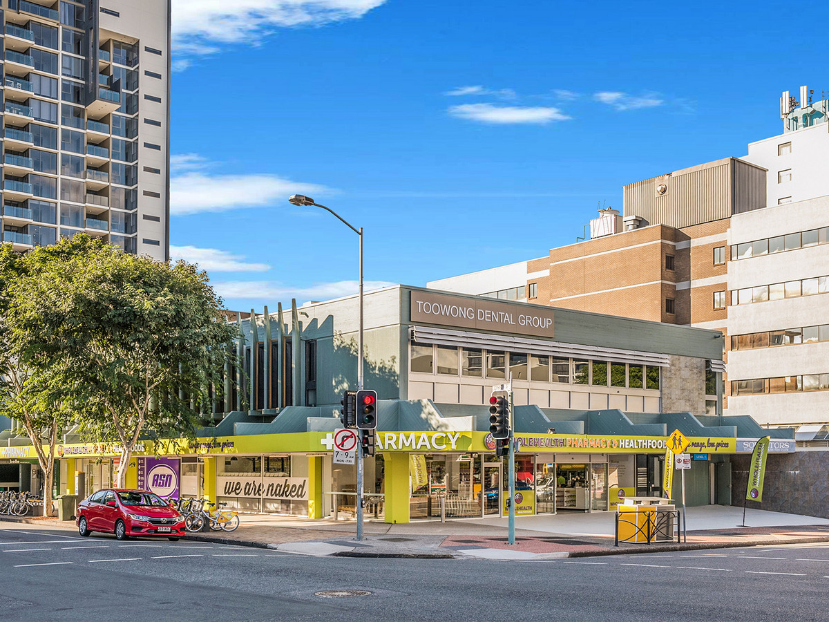 FIRST FLOOR OFFICE WITH FITOUT IN THE HEART OF TOOWONG
